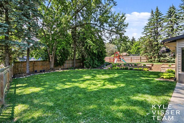 3305 Olderidge Drive Ne, Grand Rapids Twp, MI 49525