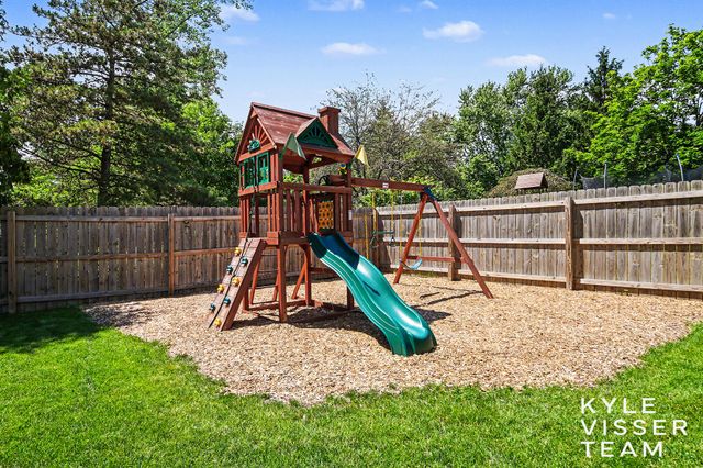 3305 Olderidge Drive Ne, Grand Rapids Twp, MI 49525