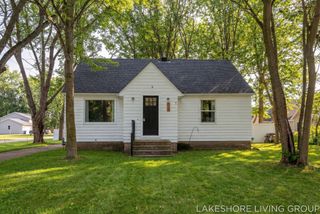 112 E 40th Street, Holland, MI 49423