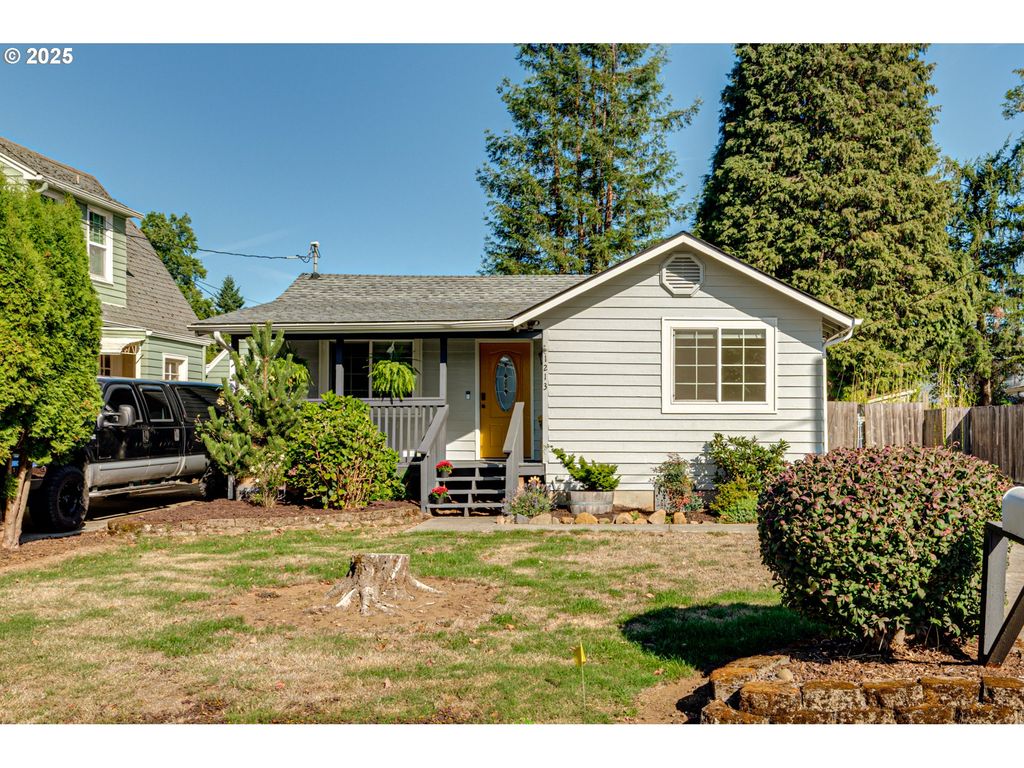 1213 D St, Washougal, WA 98671