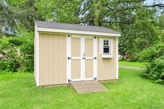 5588 Genesee Street, Lancaster, NY 14086
