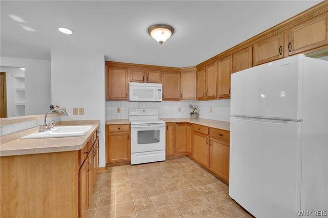 5588 Genesee Street, Lancaster, NY 14086
