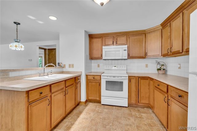 5588 Genesee Street, Lancaster, NY 14086