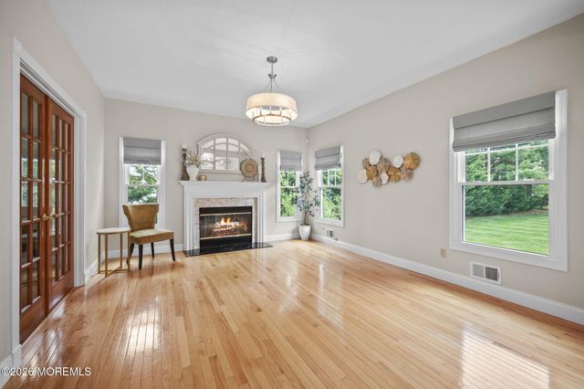 5 Mohegan Road, Freehold, NJ 07728