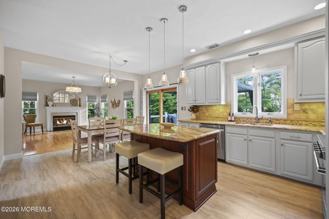 5 Mohegan Road, Freehold, NJ 07728