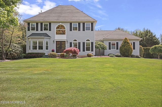 5 Mohegan Road, Freehold, NJ 07728
