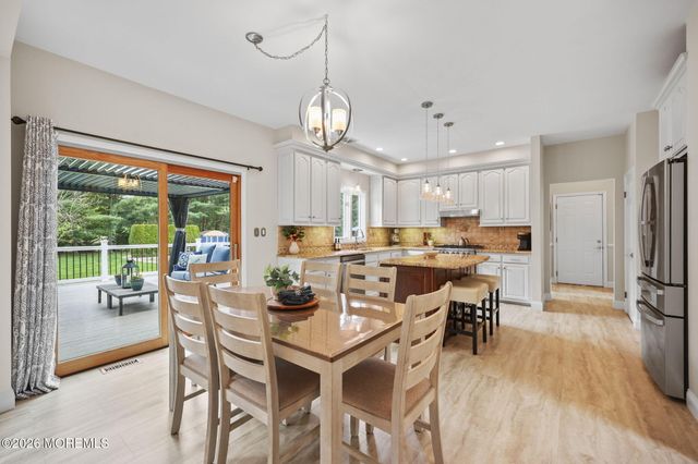 5 Mohegan Road, Freehold, NJ 07728
