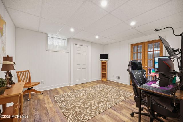 5 Mohegan Road, Freehold, NJ 07728