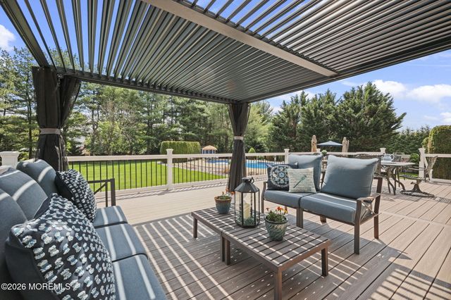 5 Mohegan Road, Freehold, NJ 07728