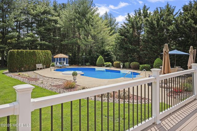 5 Mohegan Road, Freehold, NJ 07728