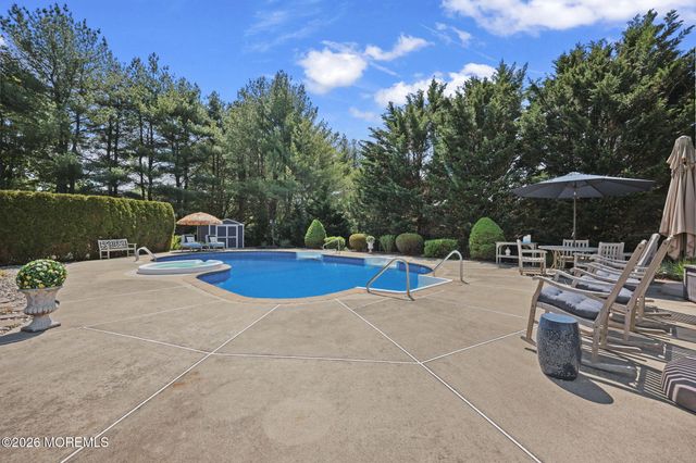 5 Mohegan Road, Freehold, NJ 07728