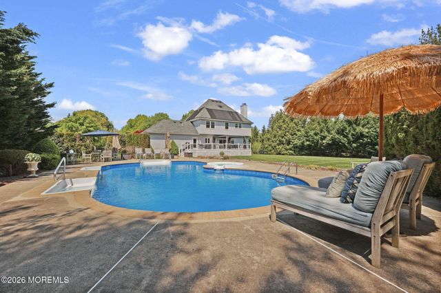 5 Mohegan Road, Freehold, NJ 07728