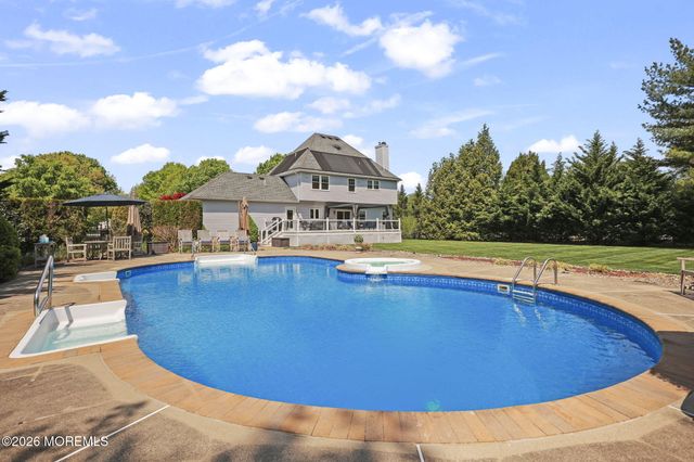 5 Mohegan Road, Freehold, NJ 07728