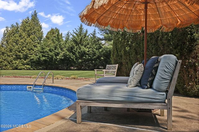 5 Mohegan Road, Freehold, NJ 07728