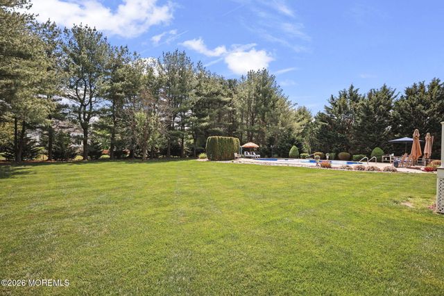 5 Mohegan Road, Freehold, NJ 07728