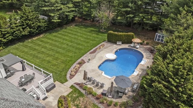 5 Mohegan Road, Freehold, NJ 07728