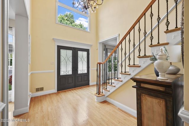 5 Mohegan Road, Freehold, NJ 07728