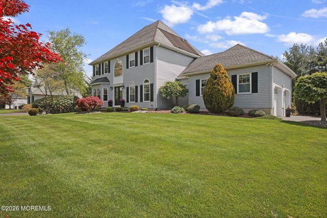 5 Mohegan Road, Freehold, NJ 07728