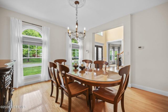 5 Mohegan Road, Freehold, NJ 07728