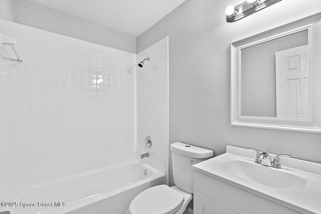 914 Devon Avenue, Sebastian, FL 32958