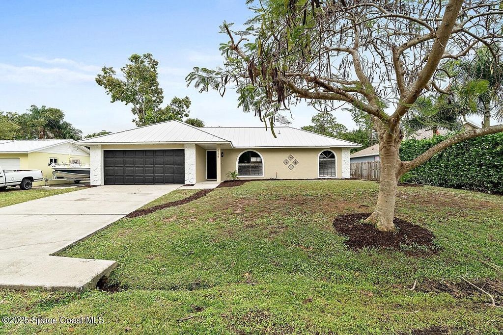 914 Devon Avenue, Sebastian, FL 32958