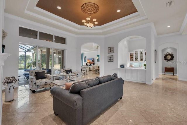 6217 KINGBIRD MANOR DRIVE, Lithia, FL 33547