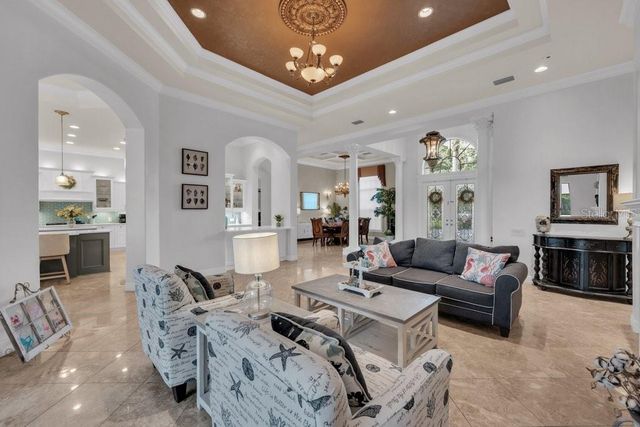 6217 KINGBIRD MANOR DRIVE, Lithia, FL 33547