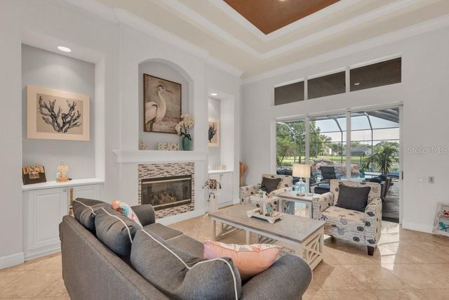 6217 KINGBIRD MANOR DRIVE, Lithia, FL 33547