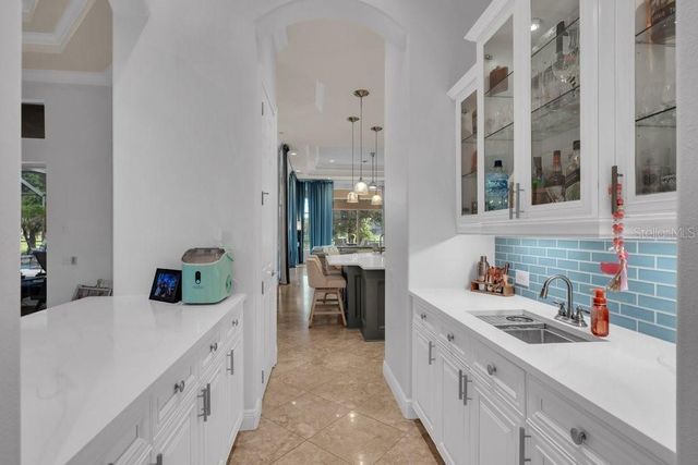 6217 KINGBIRD MANOR DRIVE, Lithia, FL 33547