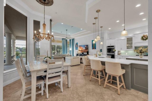 6217 KINGBIRD MANOR DRIVE, Lithia, FL 33547