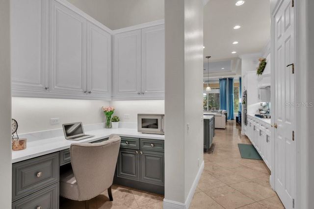 6217 KINGBIRD MANOR DRIVE, Lithia, FL 33547