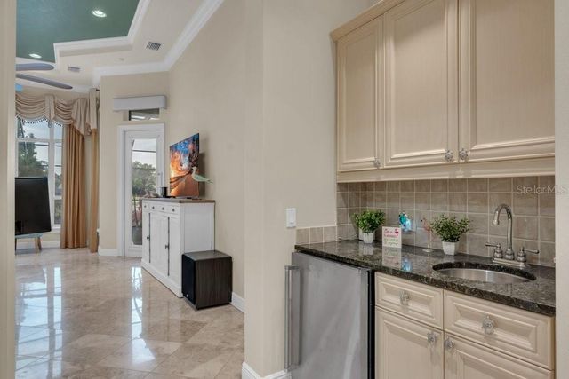 6217 KINGBIRD MANOR DRIVE, Lithia, FL 33547