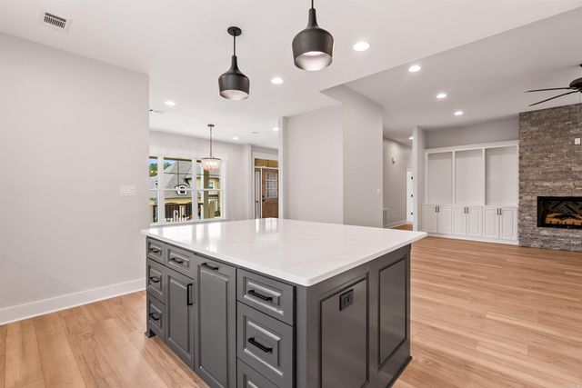 9 West Lake Lane, Little Rock, AR 72210