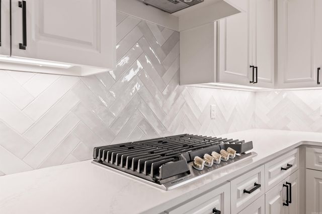 9 West Lake Lane, Little Rock, AR 72210