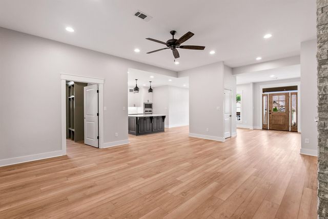 9 West Lake Lane, Little Rock, AR 72210