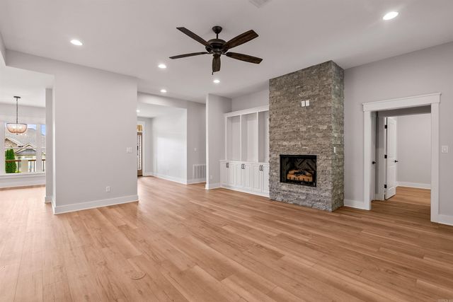 9 West Lake Lane, Little Rock, AR 72210