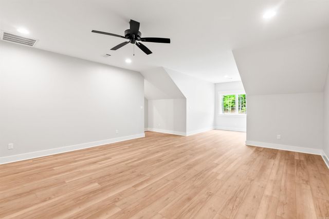 9 West Lake Lane, Little Rock, AR 72210