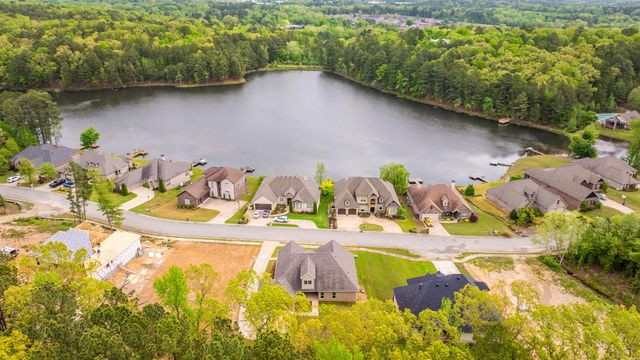 9 West Lake Lane, Little Rock, AR 72210