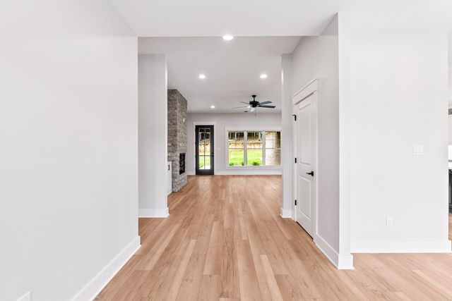 9 West Lake Lane, Little Rock, AR 72210