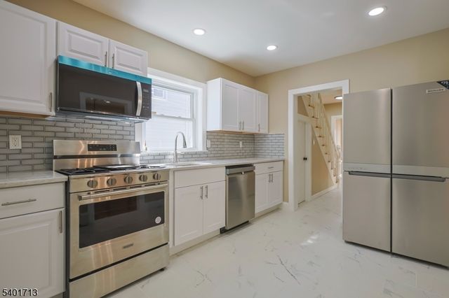 325 Manson Pl, Plainfield City, NJ 07063