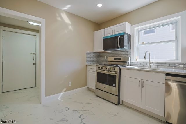 325 Manson Pl, Plainfield City, NJ 07063