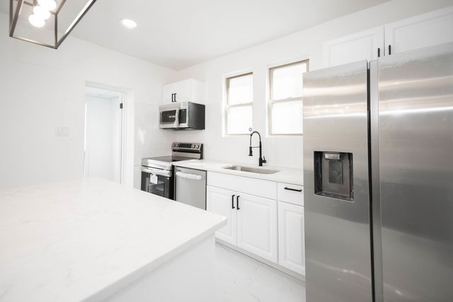 8013 S Harper Avenue, Chicago, IL 60619