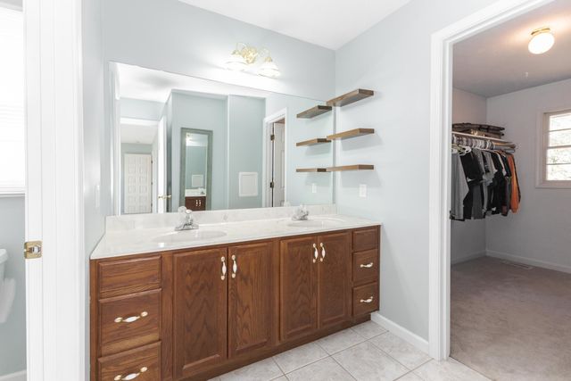 26 Brunton Court, Bloomington, IL 61704