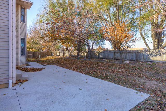 26 Brunton Court, Bloomington, IL 61704