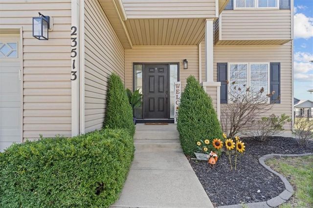 23513 W 89th Terrace, Lenexa, KS 66227