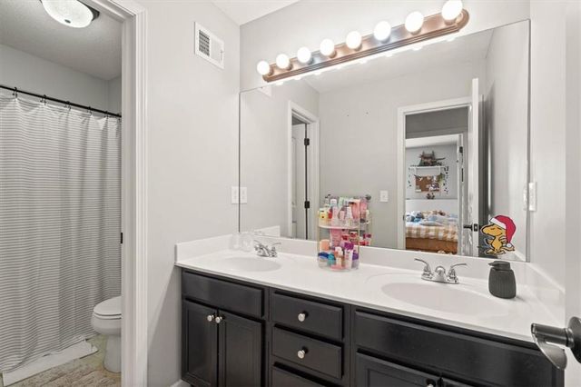 23513 W 89th Terrace, Lenexa, KS 66227