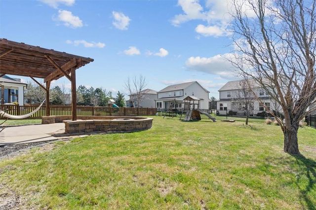 23513 W 89th Terrace, Lenexa, KS 66227