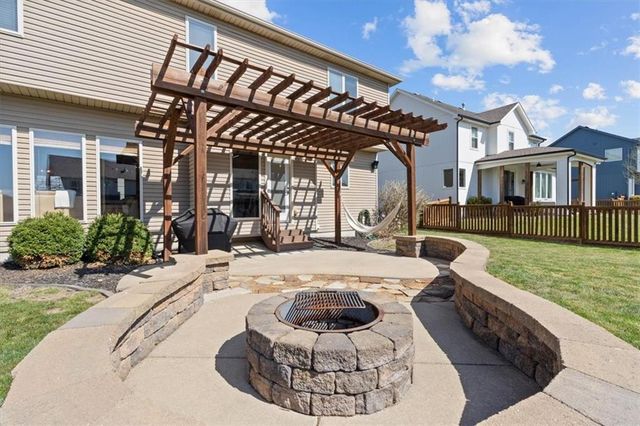 23513 W 89th Terrace, Lenexa, KS 66227