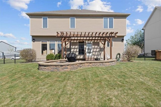 23513 W 89th Terrace, Lenexa, KS 66227