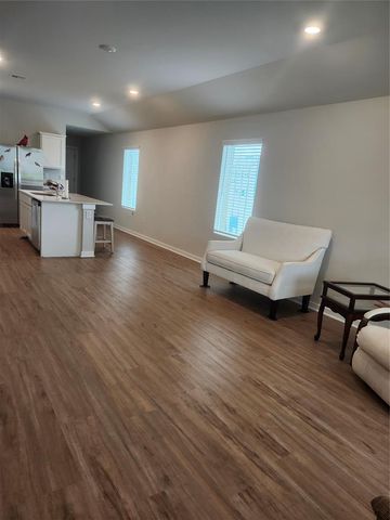 10605 Red Thistle Drive, Oklahoma City, OK 73131